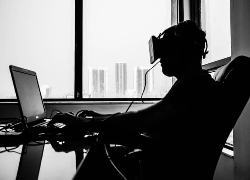 5 hal yang bisa kita lakukan dengan teknologi virtual reality